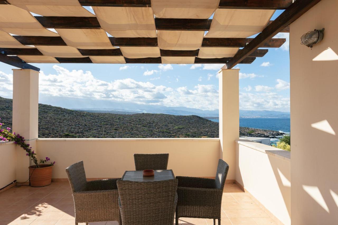 Lake And Sea Villa Tersanas Exterior photo